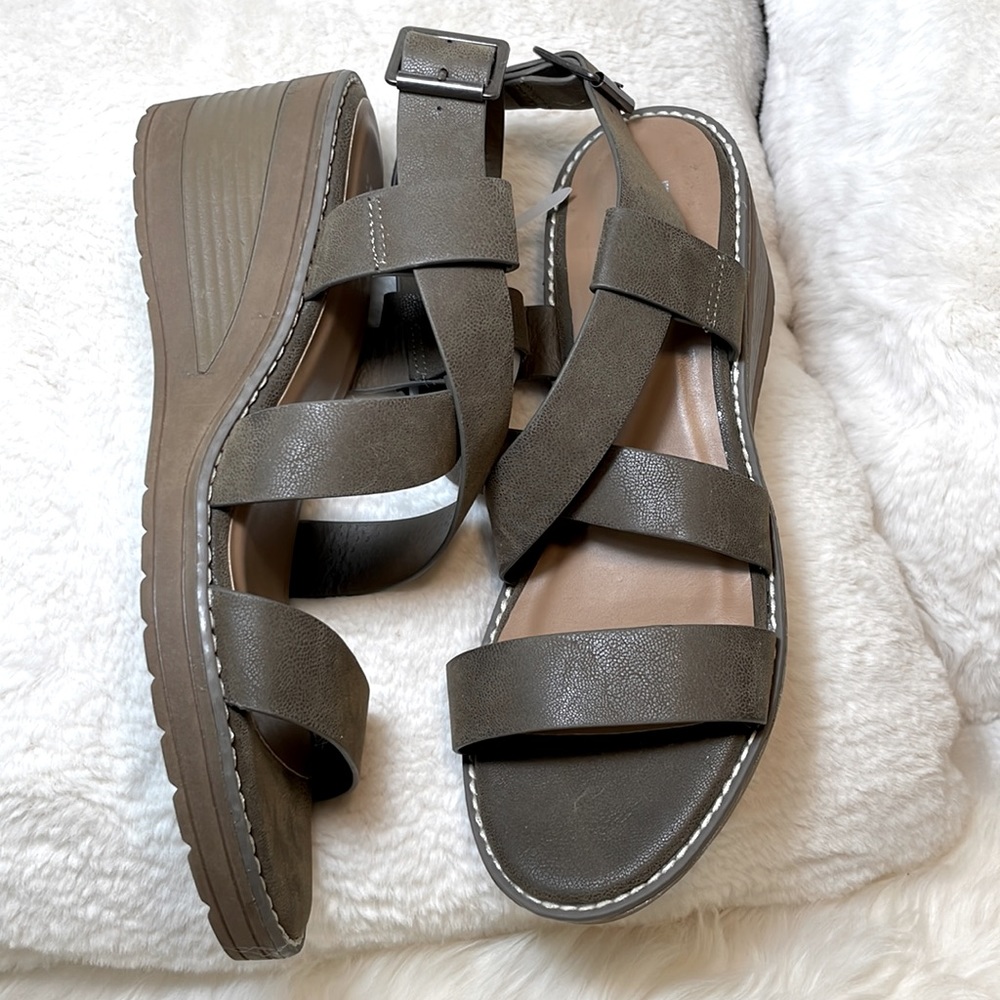 B-52 By Bullboxer Wedge Sandals - Picture 5 of 10